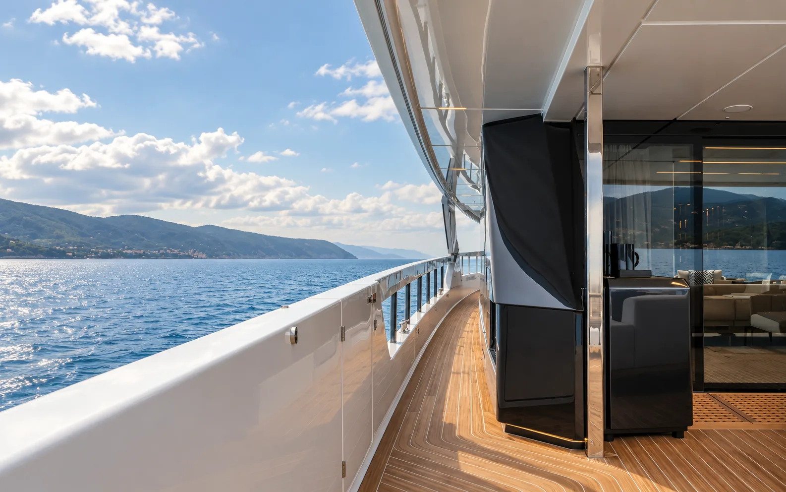 Side deck walkway beside the superstructure glass
